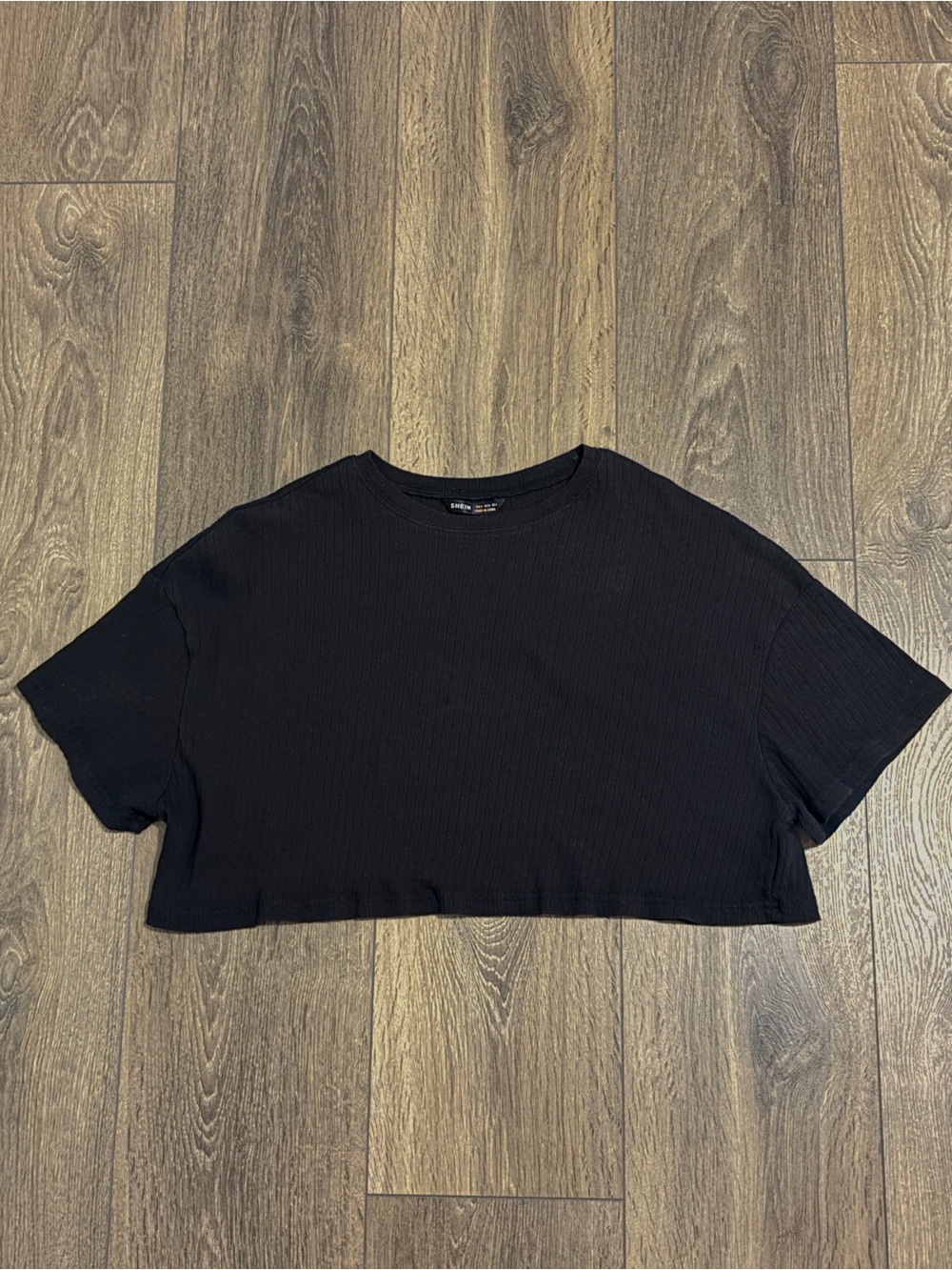 ✨2/$15✨ SHEIN Black Cropped Ribbed Tee